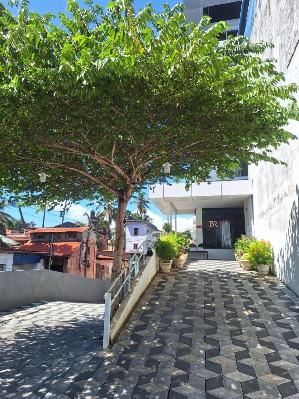 Hotel B R Regency Thiruvananthapuram Екстериор снимка