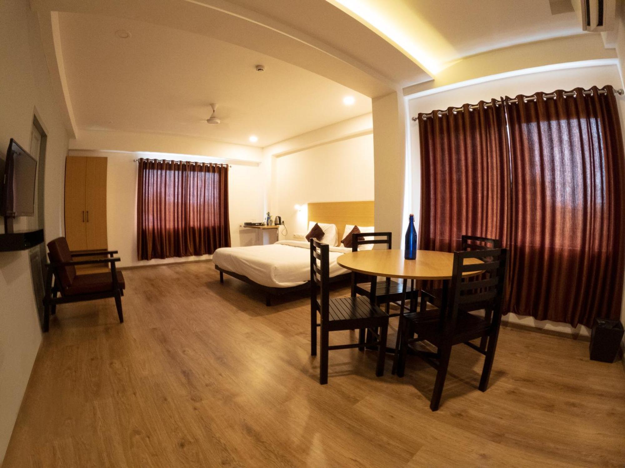 Hotel B R Regency Thiruvananthapuram Екстериор снимка