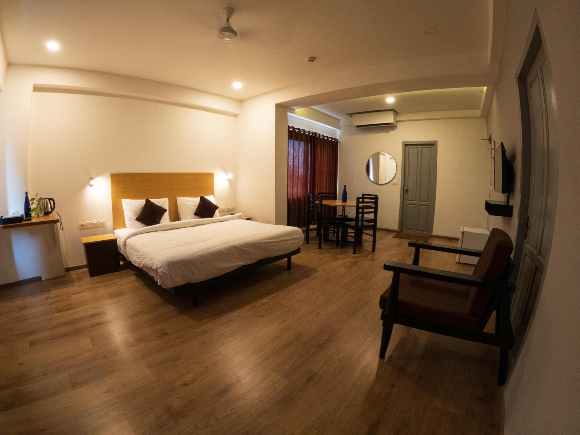 Hotel B R Regency Thiruvananthapuram Екстериор снимка