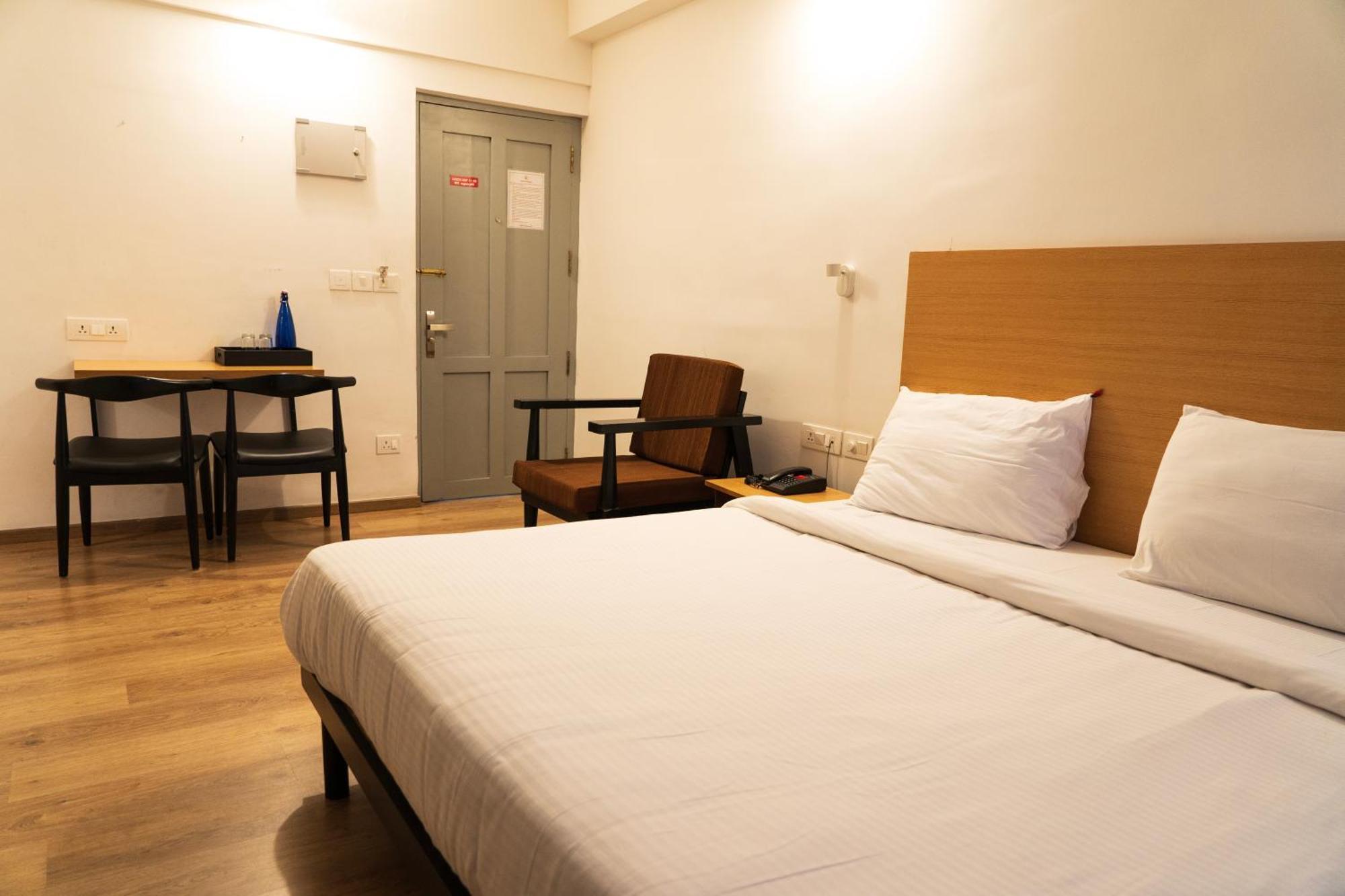 Hotel B R Regency Thiruvananthapuram Екстериор снимка