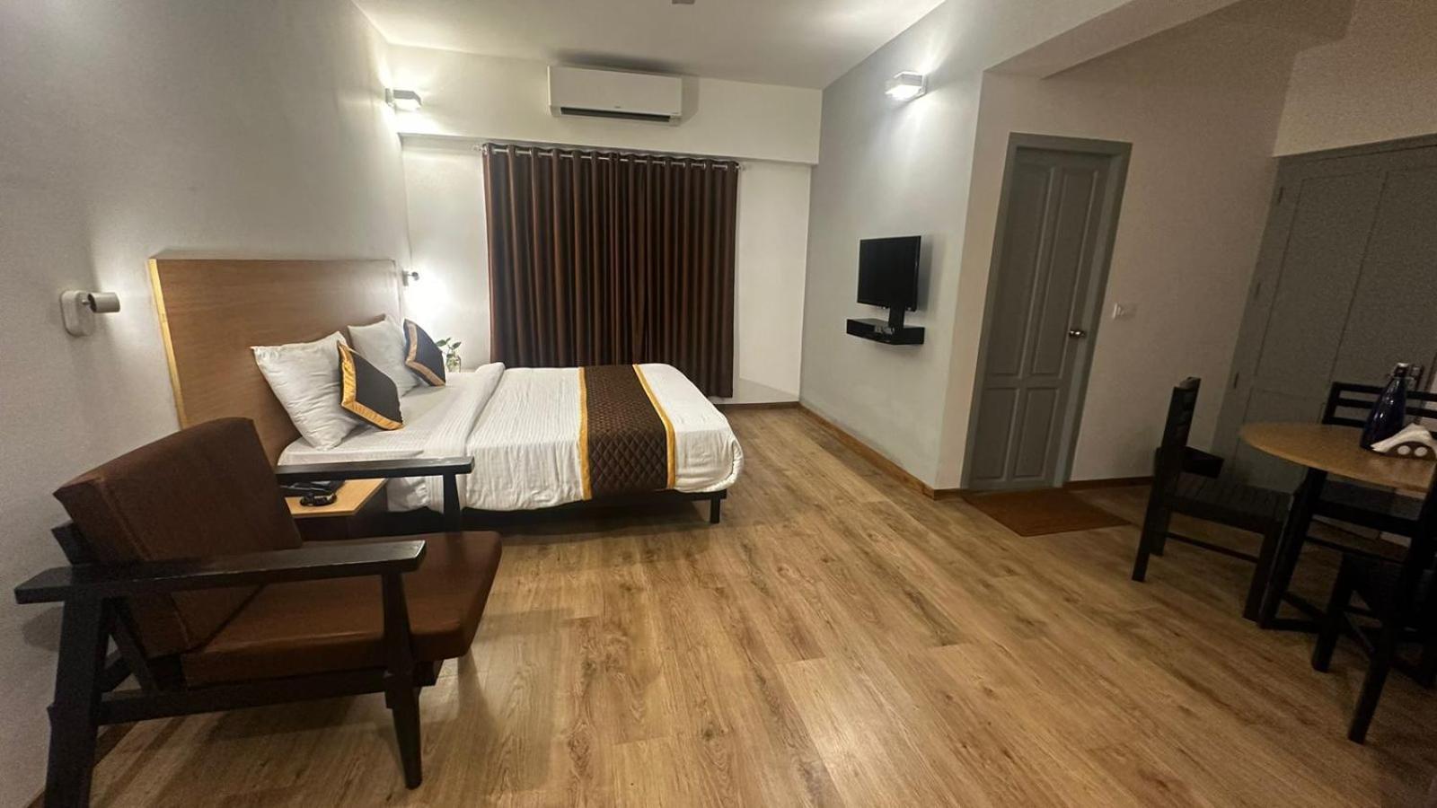 Hotel B R Regency Thiruvananthapuram Екстериор снимка